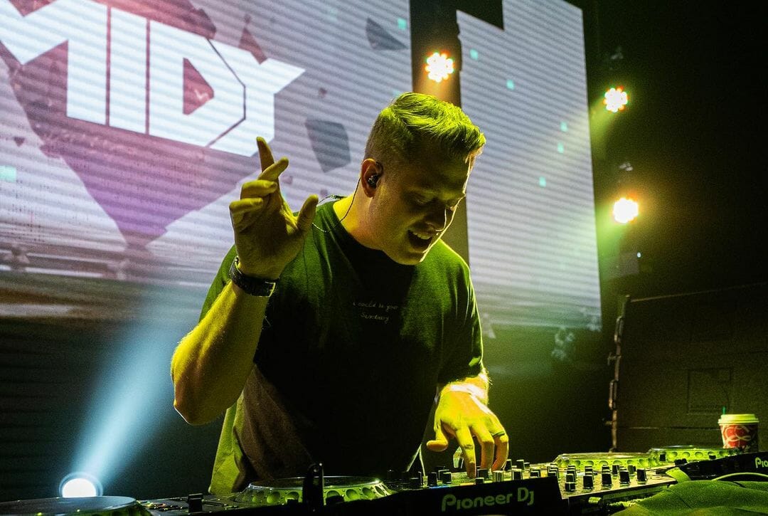 Dancing Astronaut’s Artists to Watch in 2022: Honey & Badger265141838 460283132111786 1163680274497254737 N