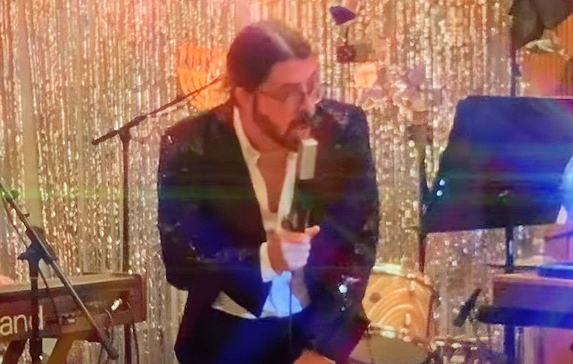 dave grohl hanukkah sessions barry manilow copacabana