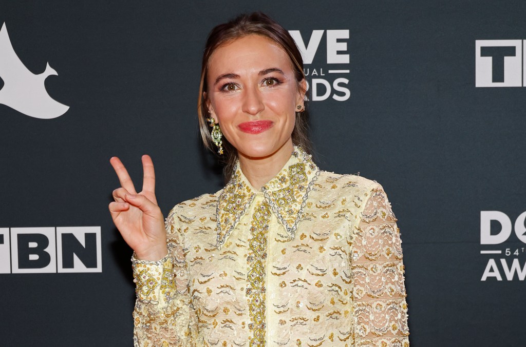 lauren-daigle-&-tauren-wells-address-israel-hamas-war-at-2023-dove awards