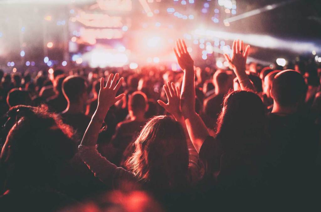 concert-safety-tips:-what-to-do-in-case-of-an-attack,-according-to experts