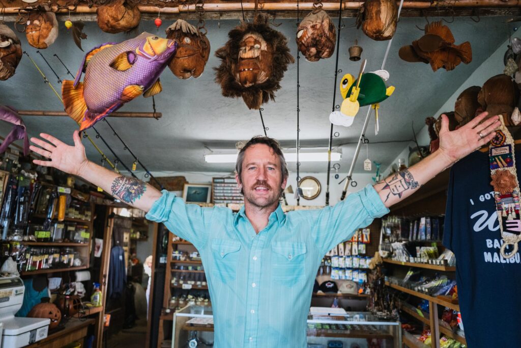 chris-shiflett-taps-into-americana-on-third-solo-lp