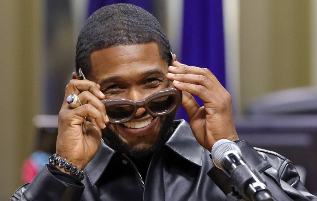 listen-to-usher-cover-daniel-caesar-and-her.’s-‘best-part’-on-bbc-radio-1-live-lounge