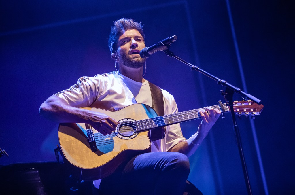 pablo-alboran,-peso-pluma,-eslabon-armado,-edgar-barrera,-camilo,-juanes,-ozuna-&-more-to-perform-at-2023 latin grammys