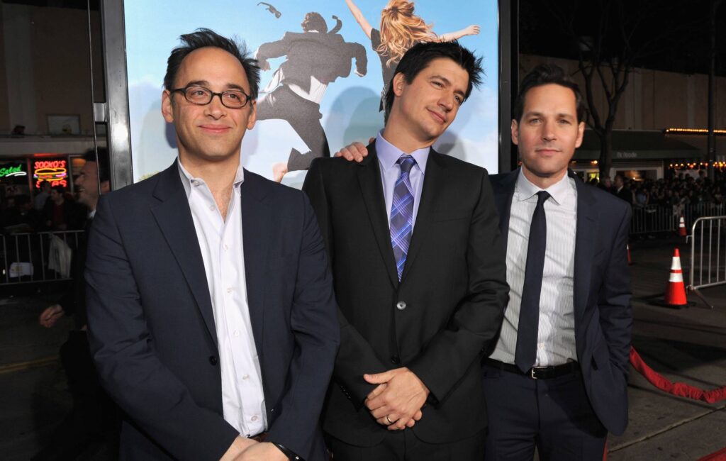 watch-paul-rudd-and-his-‘wet-hot-american-summer’-costars-cover-gerry-rafferty-and-spin-doctors-hits