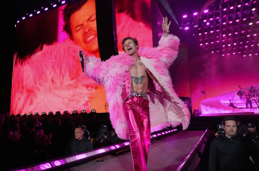 this-harry-styles-book-is-officially-out-&-your-coffee-table-is calling