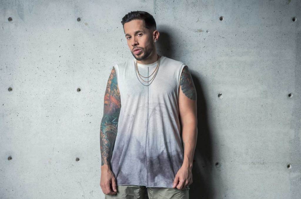 hot-100-first-timers:-de-la-ghetto,-bryant-myers,-luar-la-l-&-yovngchimi-debut-with-bad-bunny collaborations