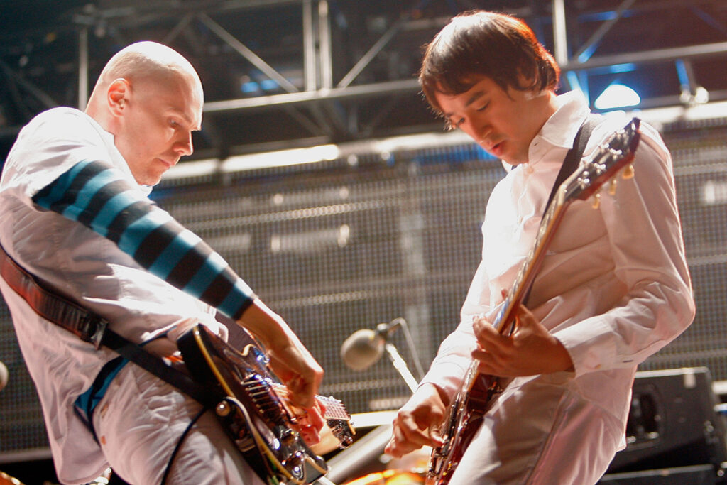 smashing-pumpkins’-guitarist-quits-after-16-years-with-the-group