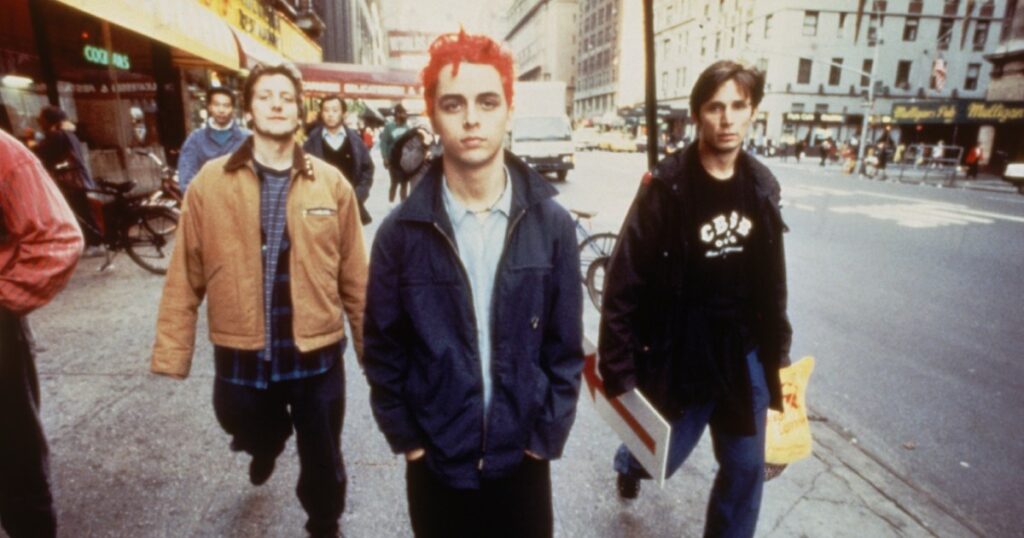 green-day-announce-new-album-‘saviors’,-share-lead-single