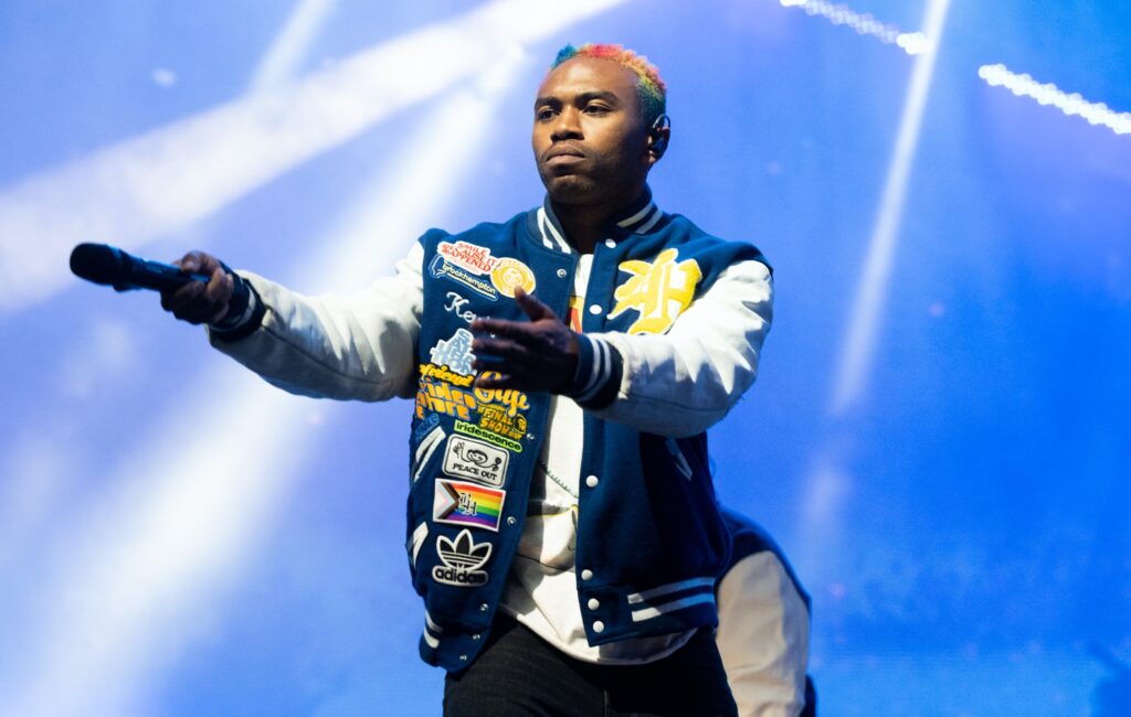 listen-to-kevin-abstract’s-new-alt-rock-single-‘running-out’