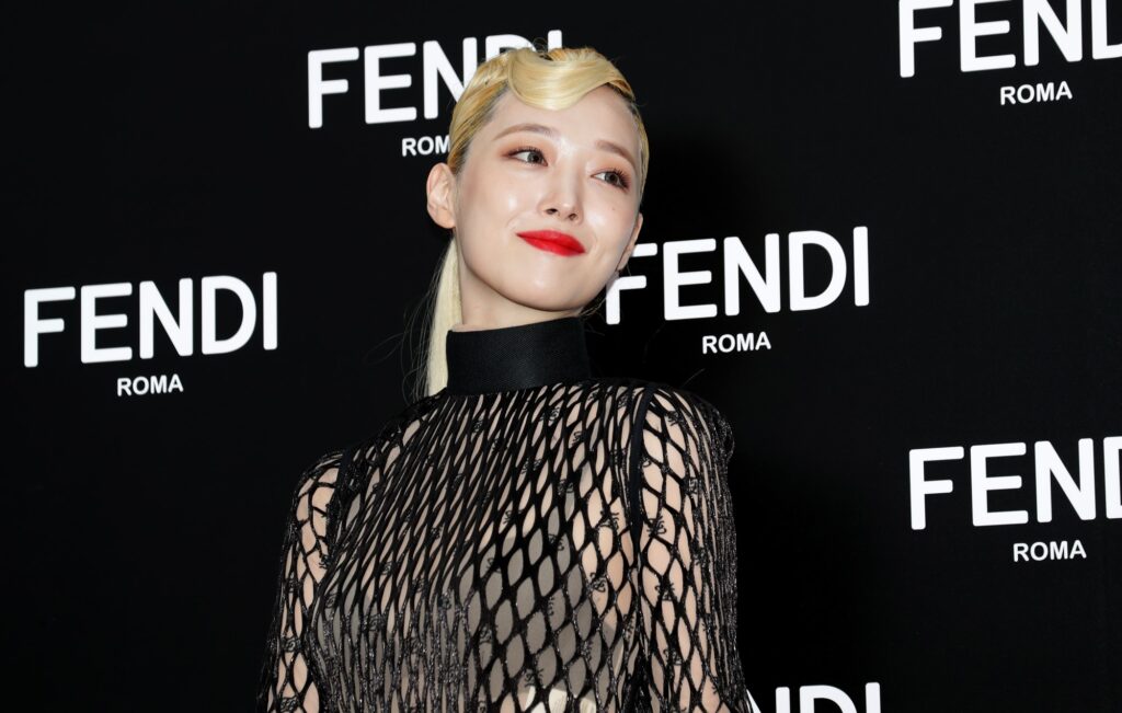 documentary-starring-late-k-pop-star-sulli-to-premiere-on-netflix-in-november