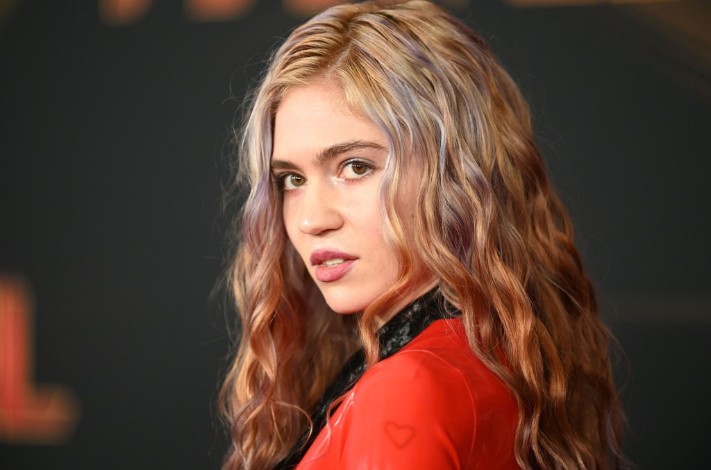 grimes-says-she-came-up-with-her-song-‘california’-by-‘doing-taylor-swift cosplay’