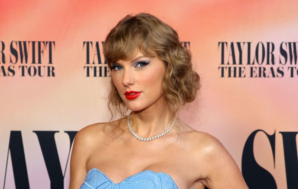 taylor-swift-fans-think-she-secretly-wrote-henry-cavill’s-new-spy-movie
