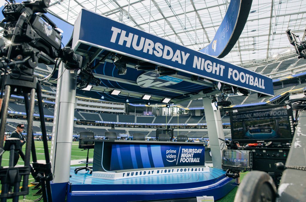 ‘thursday-night-football’-week-8:-how-to-watch-the-bucs-vs.-bills-game-on-prime-video-for free