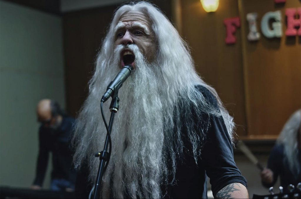 dave-grohl-will-totally-allow-a-‘boo-fighters’-halloween-joke-in-‘snl’-promo