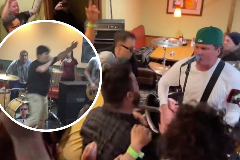 blink-182-play-secret-gig-at-denny’s,-live-up-to-the-classic-meme