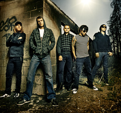 dead-icarus-(atreyu,-enterprise-earth)-premiere-new-single-“so-i-set-myself-on-fire”
