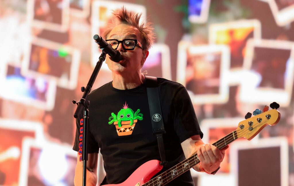 blink-182-just-played-a-show-at-denny’s