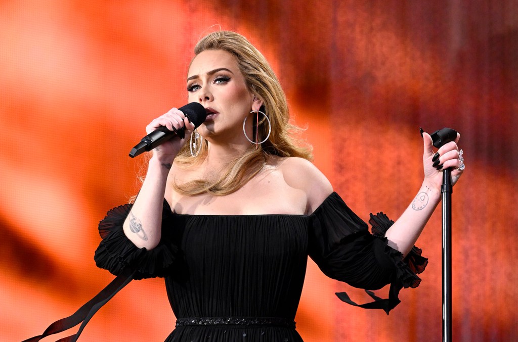 adele-wears-morticia-addams-halloween-costume-at-las-vegas show