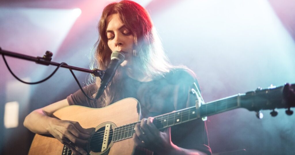 julie-byrne-announces-2024-australian-tour