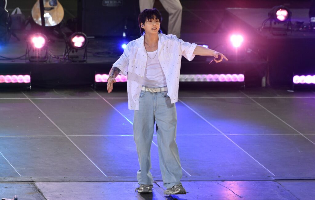 jungkook’s-‘seven’-is-the-fastest-song-to-reach-1billion-streams-on-spotify