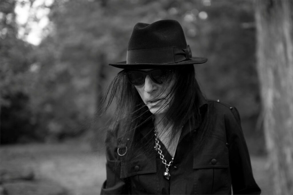 listen-to-mick-mars’-new-song,-‘loyal-to-the-lie’
