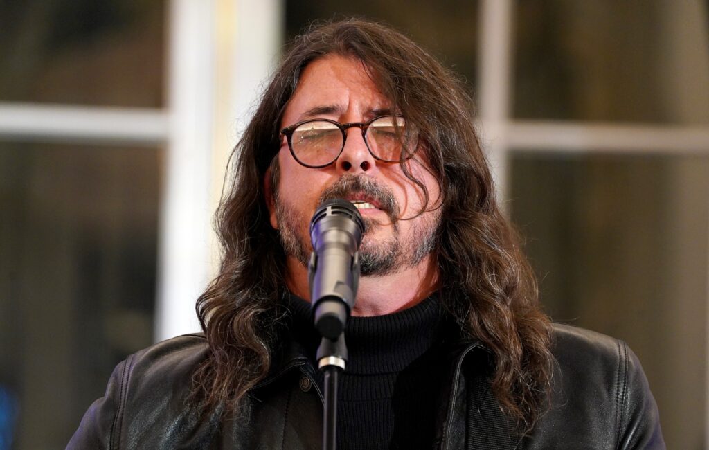 dave-grohl-releases-expanded-deluxe-edition-of-2021-memoir