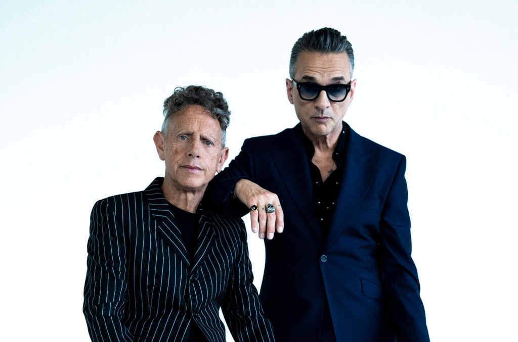 depeche-mode-capture-darkness-and-light-for-late-night-performance: watch