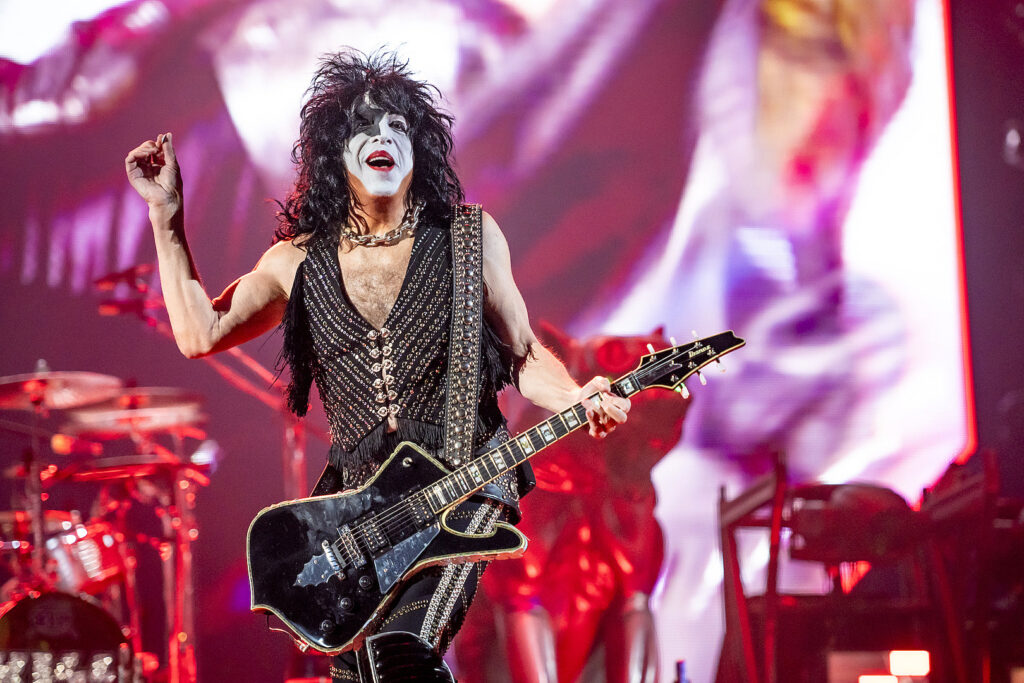kiss’-paul-stanley-names-his-13-favorite-guitarists