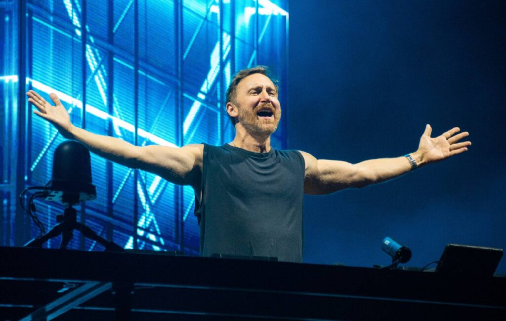 david-guetta-says-he’s-“never”-faked-his-live-shows:-“i-always-refused-to-do-it”