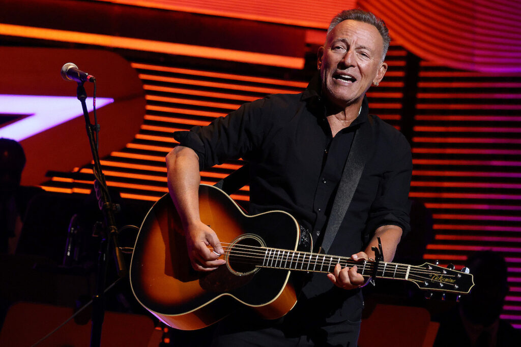 bruce-springsteen-makes-surprise-appearance-at-charity-event