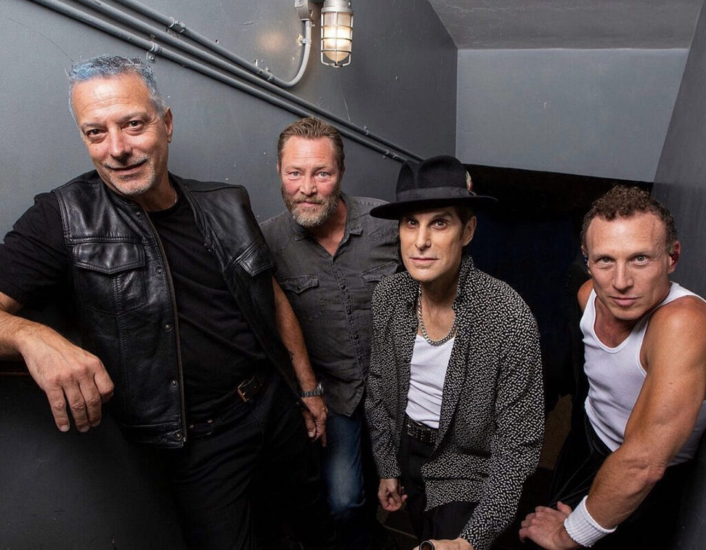 porno-for-pyros-ready-‘agua,’-first-new-song-in-26-years