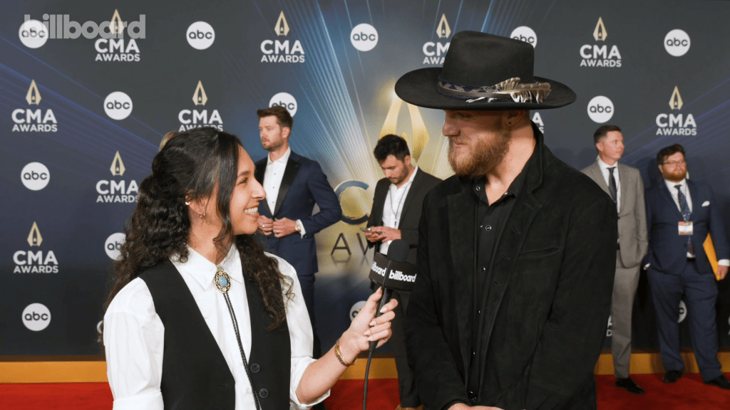 jackson-dean-calls-upcoming-tour-with-lainey-wilson-a-“full-circle-moment,”-talks-luke-combs’-&-morgan-wallen’s-mainstream-success-&-more-|-cma-awards 2023