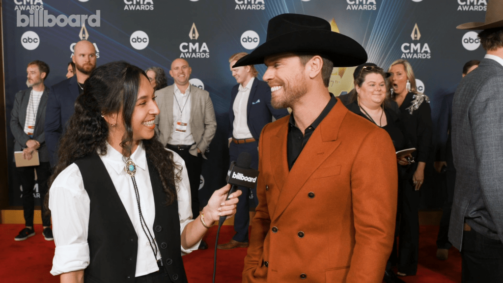 dustin-lynch-reveals-the-secret-to-writing-a-no.-1-hit,-talks-playing-beer-pong-with-post-malone-&-more-|-cma-awards 2023