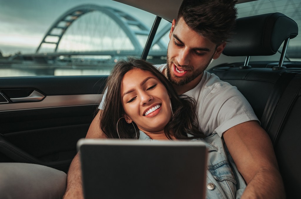 score-60%-off-walmart’s-dual-screen-portable-dvd-player-that’s-‘great-for-road trips’