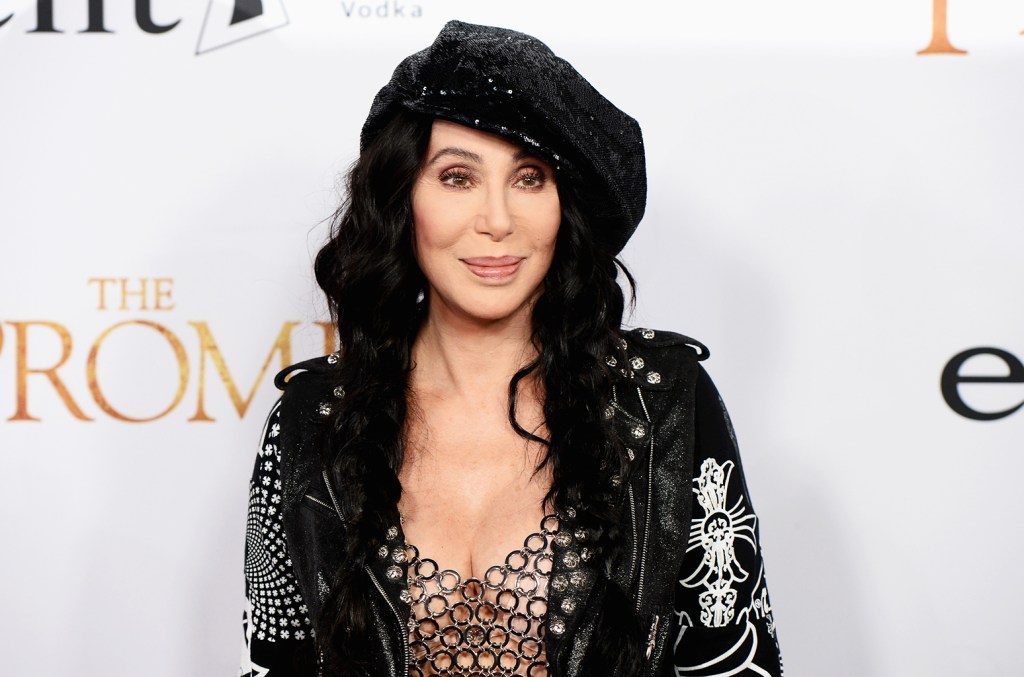 cher,-elton-john-&-more-to-celebrate-switch-to-christmas-music-on-iheartradio-holiday special