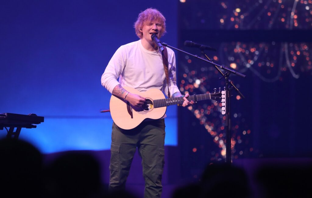 ed-sheeran-launches-limited-edition-‘autumn-variations’-acoustic-guitar