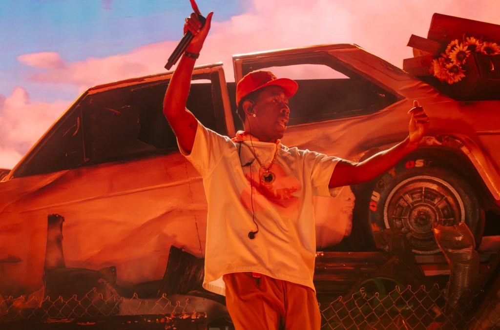 camp-flog-gnaw-2023’s-best-moments:-tyler,-the-creator’s-‘ted-talk,’-the-hillbillies’-family-reunion-& more