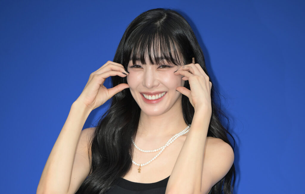 girls’-generation’s-tiffany-young-to-go-on-month-long-break-due-to-“ongoing-health-reasons”