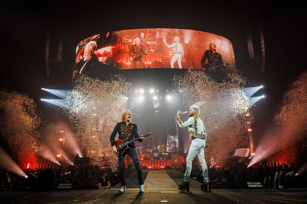 queen-wrap-up-2023-tour-with-explosive-la.-shows:-photo-gallery