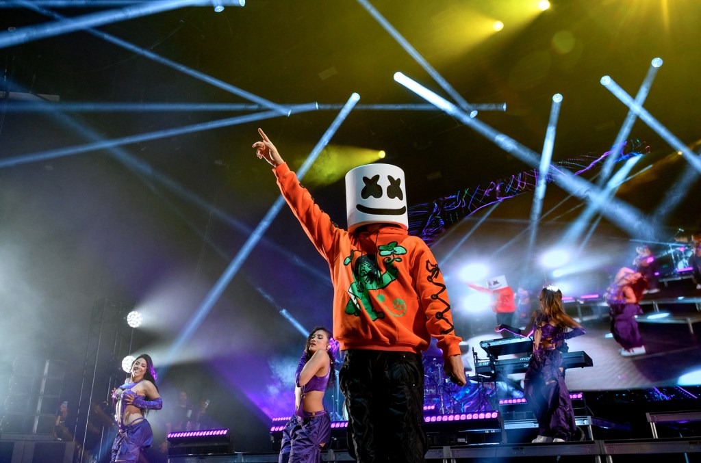 marshmello’s-first-latin-album-‘sugar-papi’-scores-sweet-start-on-latin,-dance/electronic-charts