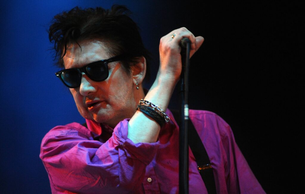 shane-macgowan’s-wife-shares-“terrifying-fears-of-loss”-as-pogues-bandmates-visit-icon-in-hospital