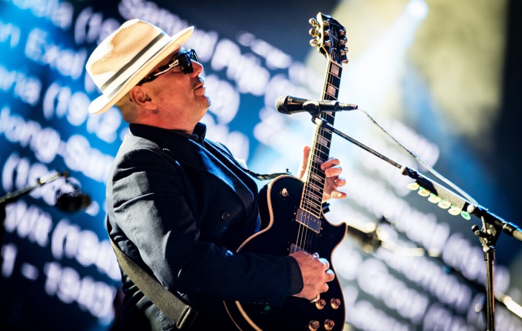 huey-morgan-calls-current-fun-lovin’-criminals-line-up-“frauds-and-cowards”