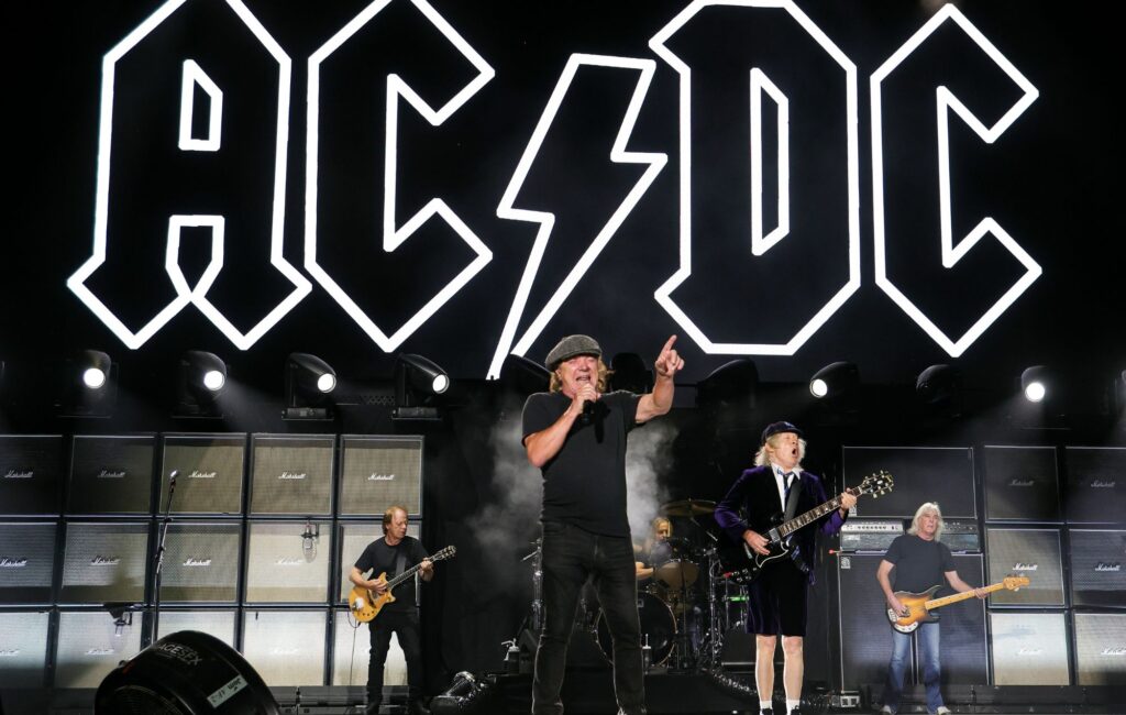 ac/dc-fans-launch-christmas-number-one-campaign-to-thwart-ladbaby