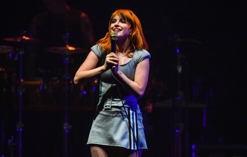 watch-paramore-perform-‘thick-skull’-for-the-first-time-live
