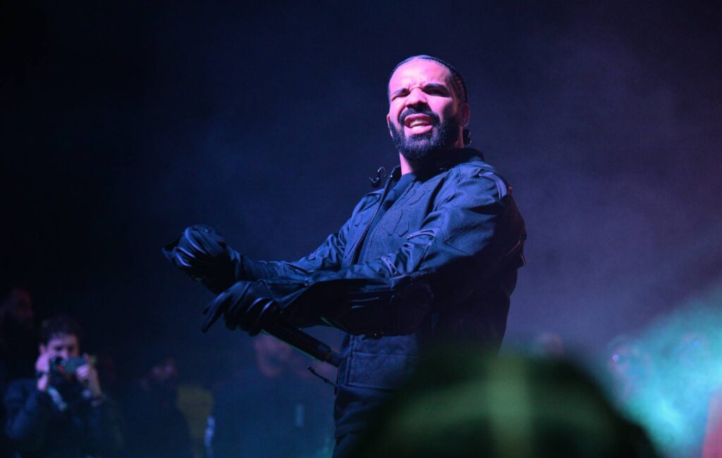 drake-debuts-new-face-tattoo-of-a-toronto-slang-term