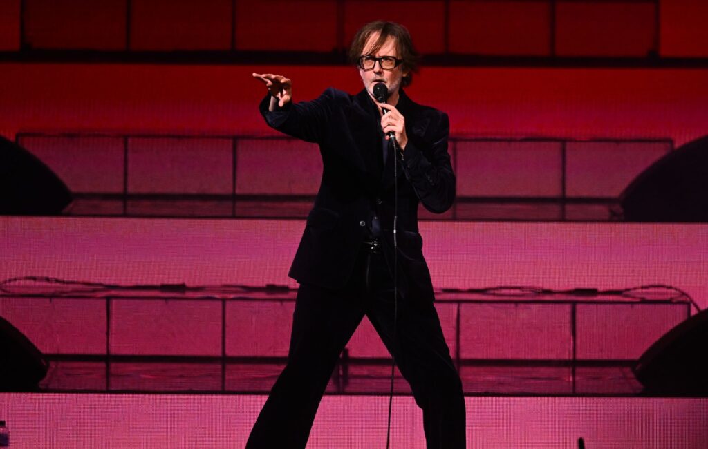 watch-pulp-play-‘joyriders’-and-‘bad-cover-version’-for-first-time-in-11-years-at-raucous-argentina-show
