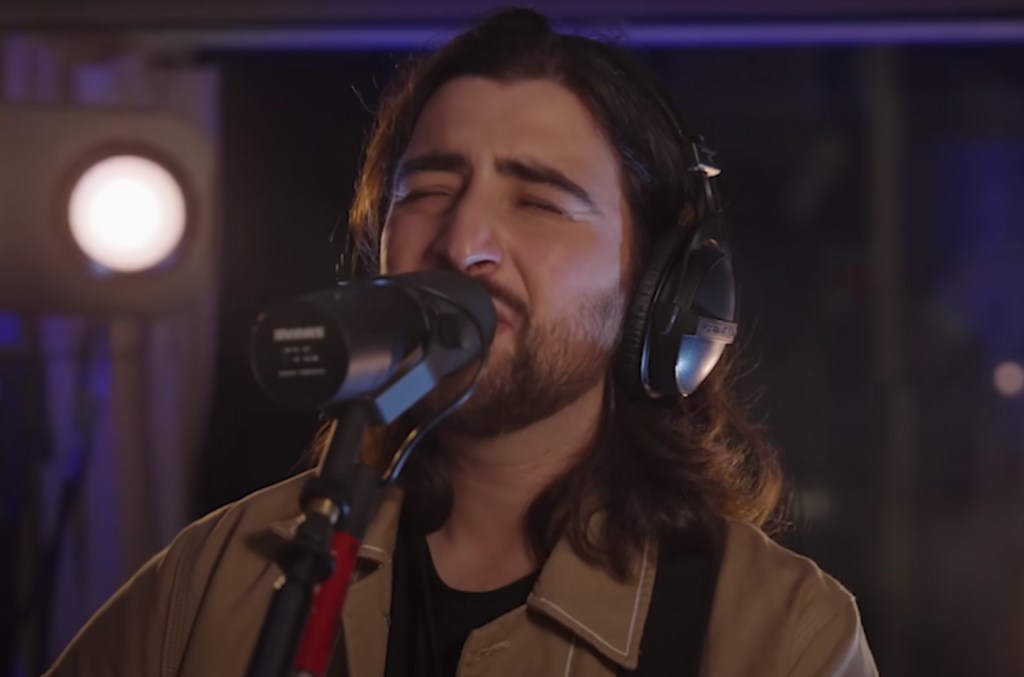 noah-kahan-covers-olivia-rodrigo’s-‘lacy’-for-bbc-radio-1-live lounge
