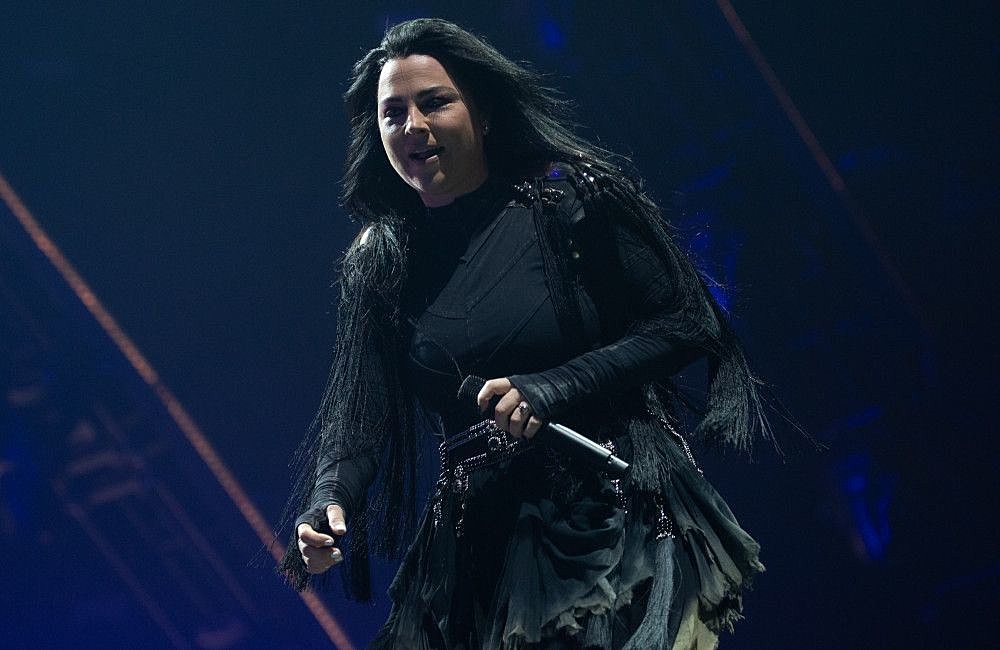 evanescence-singer-says-50-cent-hates-her-guts-after-grammy-snub