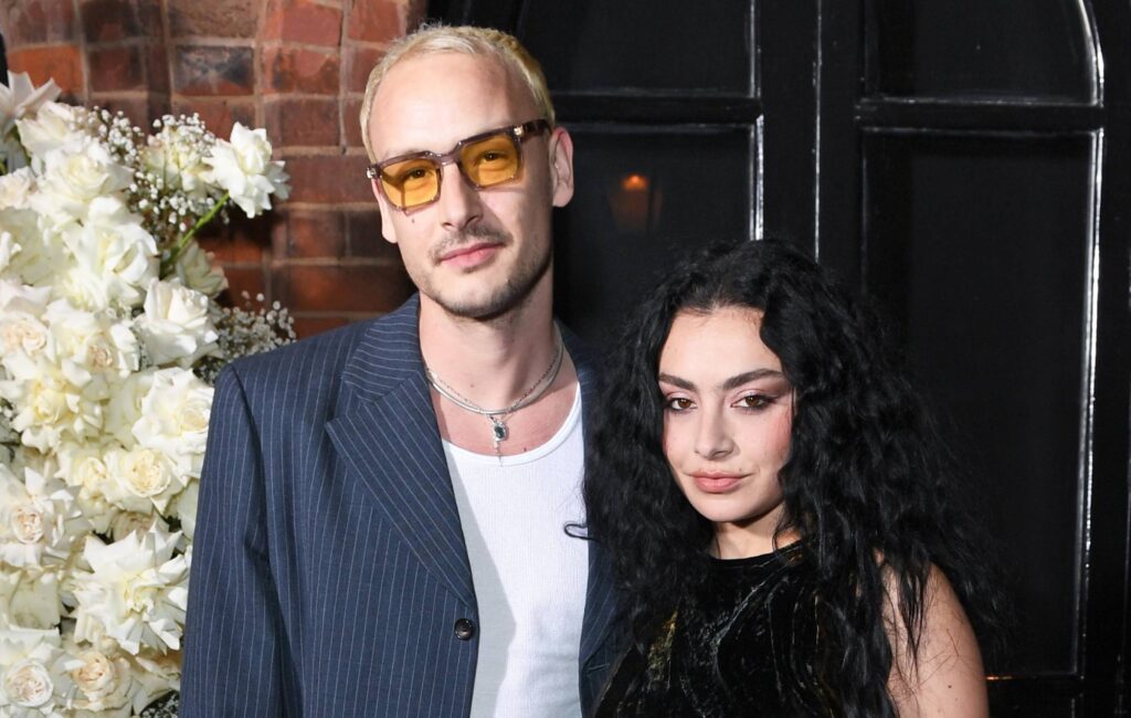 charli-xcx-announces-engagement-to-the-1975’s-george-daniel