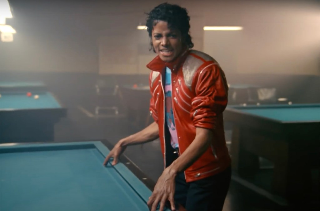 michael-jackson’s-‘beat-it’-dances-its-way-into-youtube’s-billion-views club